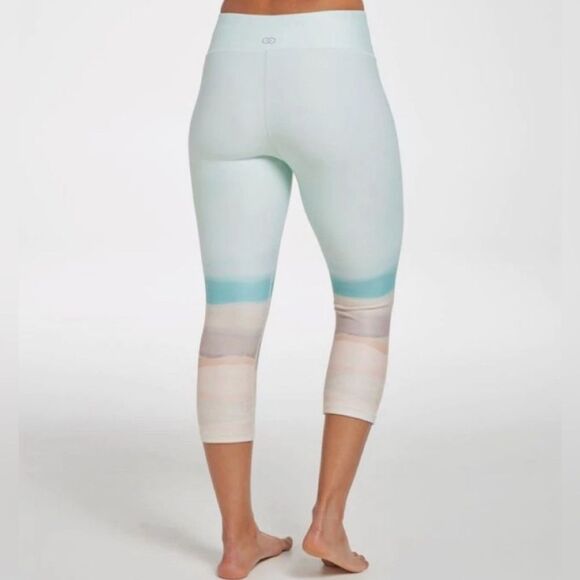 Calia by Carrie Underwood desert landscape mid rise capri active leggings size M - Picture 3 of 8